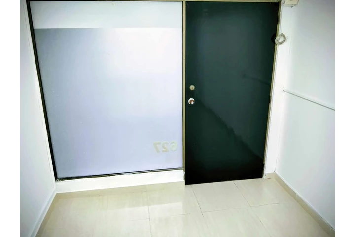 $950000 : Alquilo Oficina Edif Centenari image 2