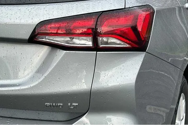 $18500 : Chevrolet Equinox 2023 4x4 L image 9