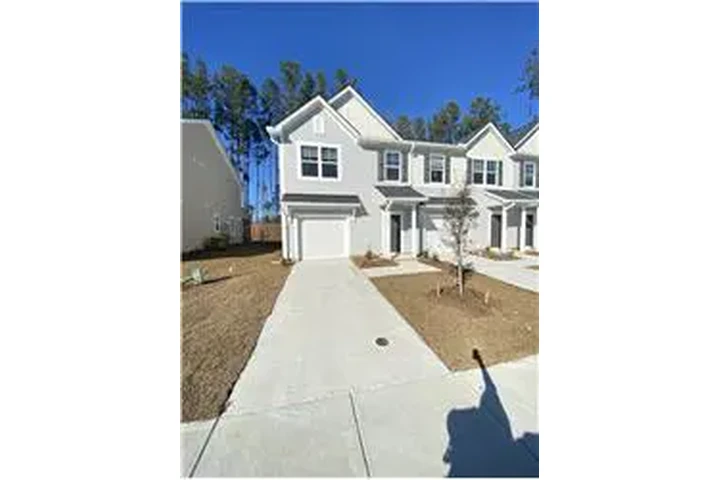 $1850 : Rental property with 3 bedro image 1