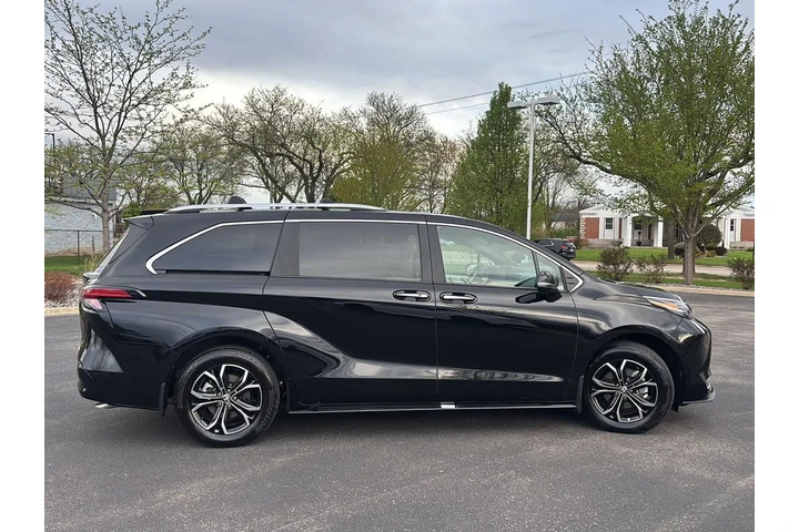 $60989 : 2025 Sienna Platinum 7-Passen image 9