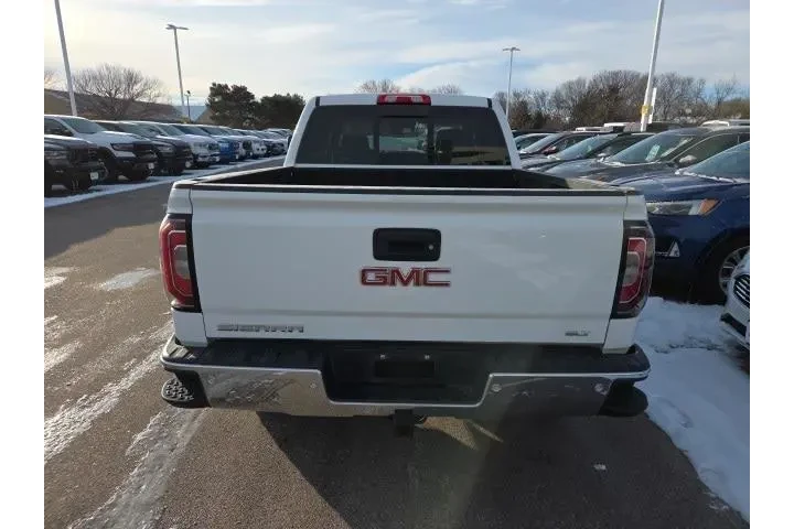$33432 : GMC Sierra 1500 2018 4x4 SLT image 4
