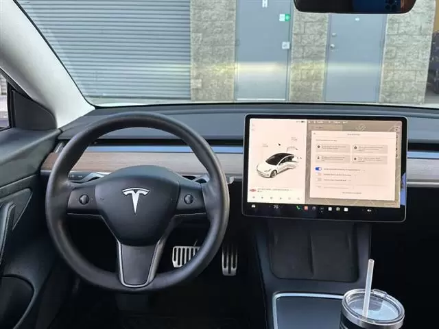 $21999 : 2021 Model 3 Standard Range P image 4