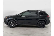 $17479 : Jeep Cherokee 2021 4x4 Latit thumbnail