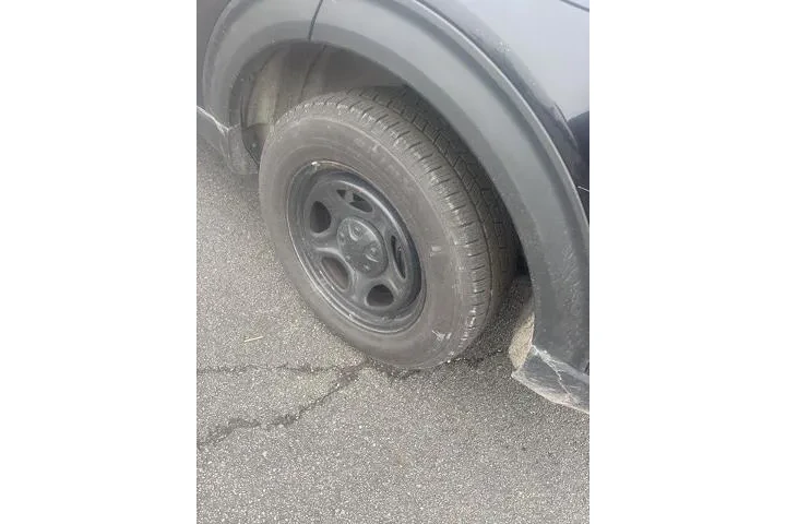 $15995 : Ford Explorer 2021 AWD Polic image 9