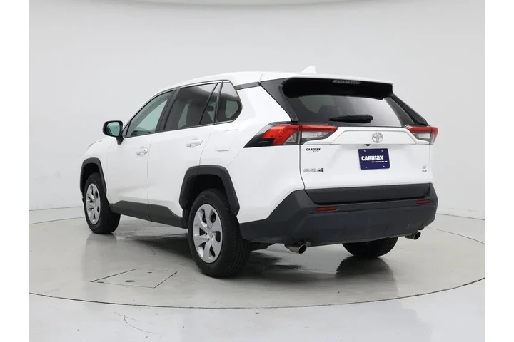 $25998 : Toyota RAV4 2024 AWD LE 4dr image 2