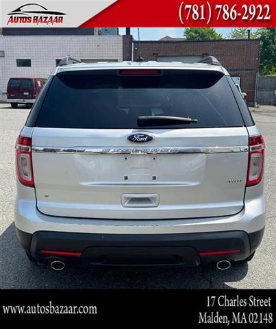 $8900 : Used 2013 Explorer 4WD 4dr Ba image 4