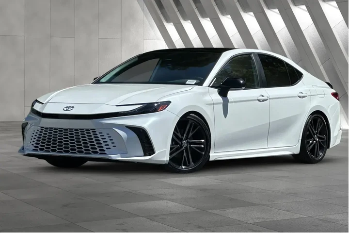 $36900 : Toyota Camry 2025 XSE 4dr Se image 2