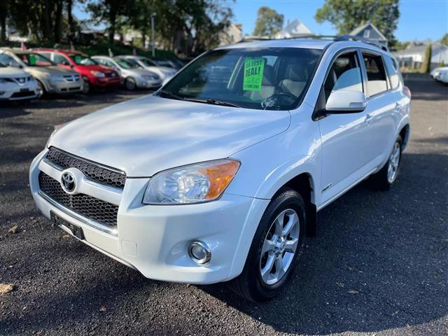 $10900 : 2011 TOYOTA RAV42011 TOYOTA R image 2