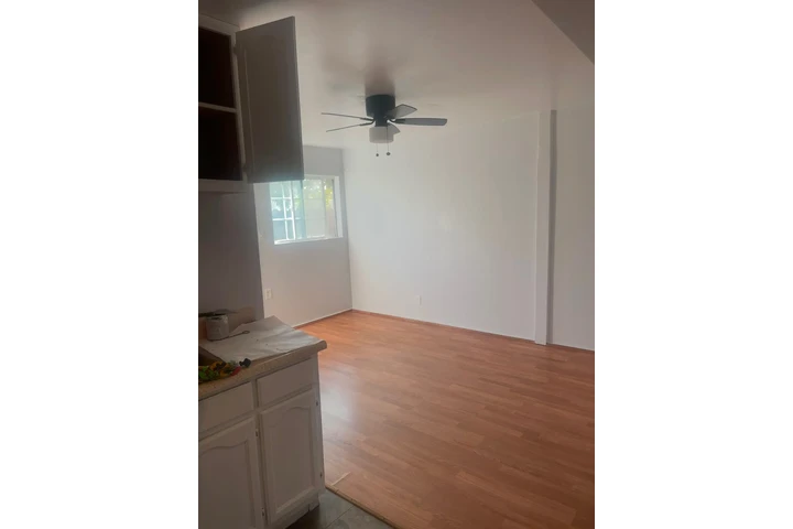 $1200 : Estudio for Rent image 1