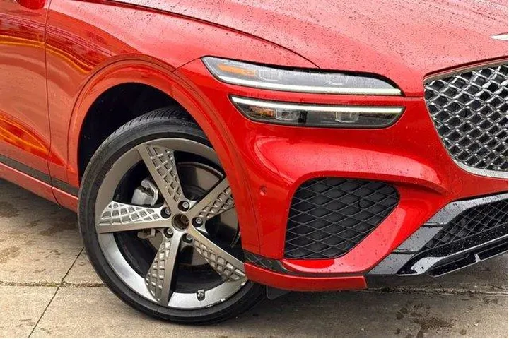 $28977 : Genesis GV70 2022 AWD 2.5T S image 3