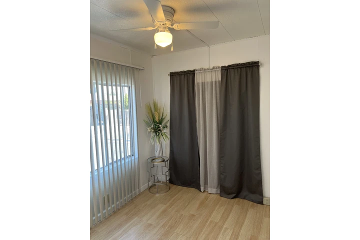 $750 : Se renta cuarto en Santa Ana image 1