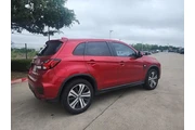 $18998 : Mitsubishi Outlander Sport 2 thumbnail
