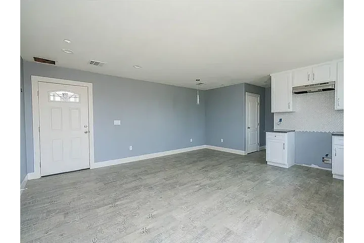 $3095 : Beautiful Home 3B/2B image 8
