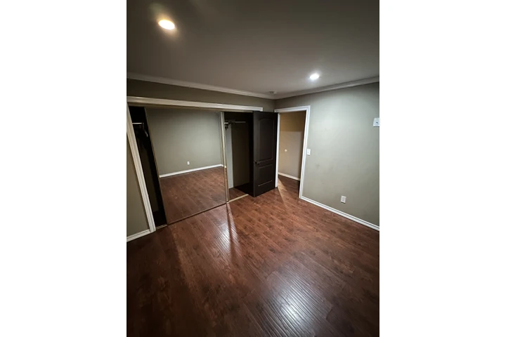 $875 : LOS ANGELES image 4