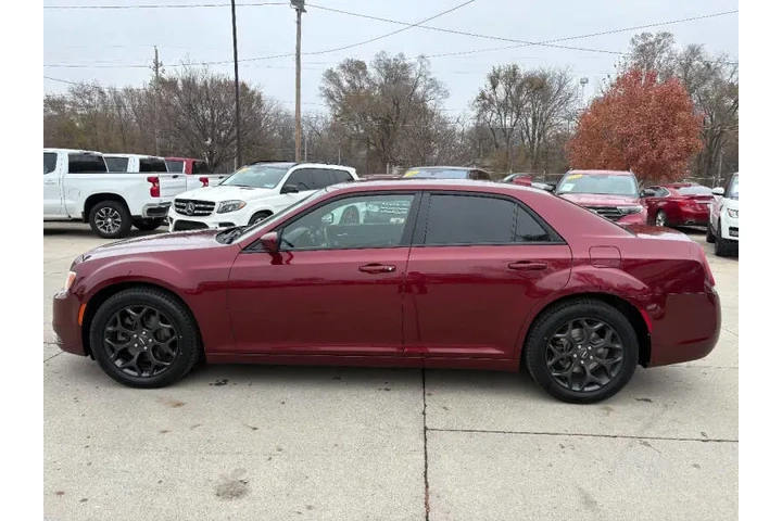 $12950 : 2019 300 S image 7