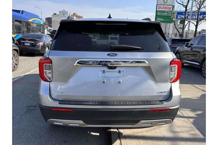 $37990 : Ford Explorer 2024 AWD XLT 4 image 4