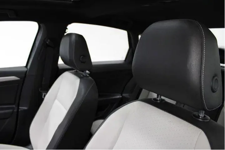 $14991 : Volkswagen Jetta 2019 R-Line image 4