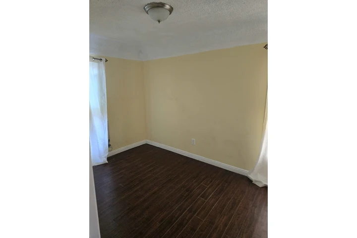 $2000 : 🏡 Casa en Renta image 2