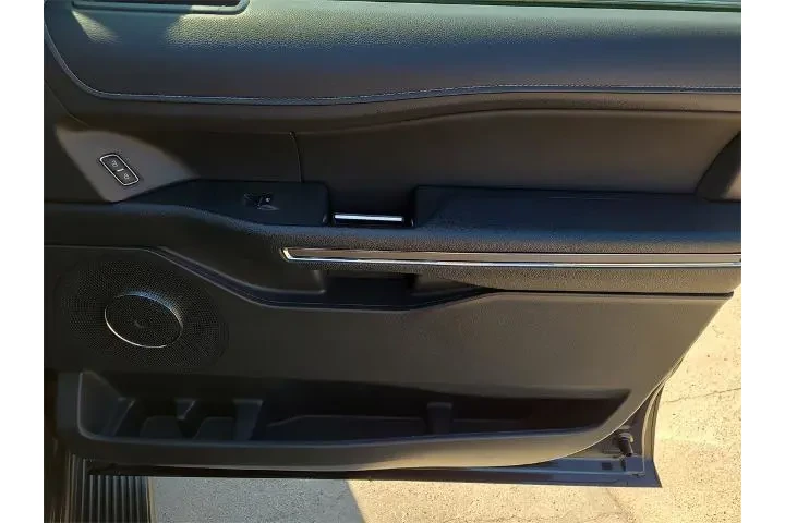 $39980 : Ford Expedition 2024 4x4 XLT image 8