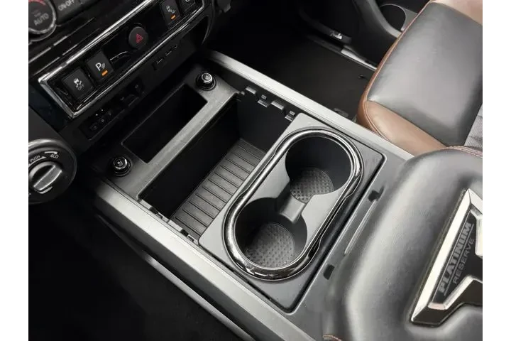 $25674 : Nissan Titan 2019 4x4 S 4dr image 9