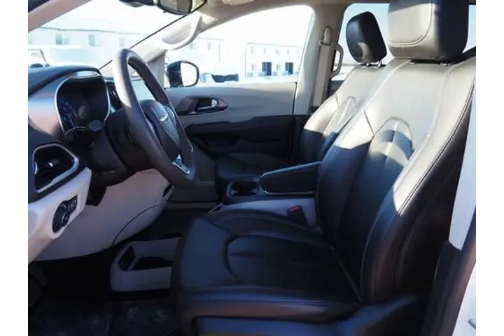 $31520 : Chrysler Pacifica 2024 Touri image 6