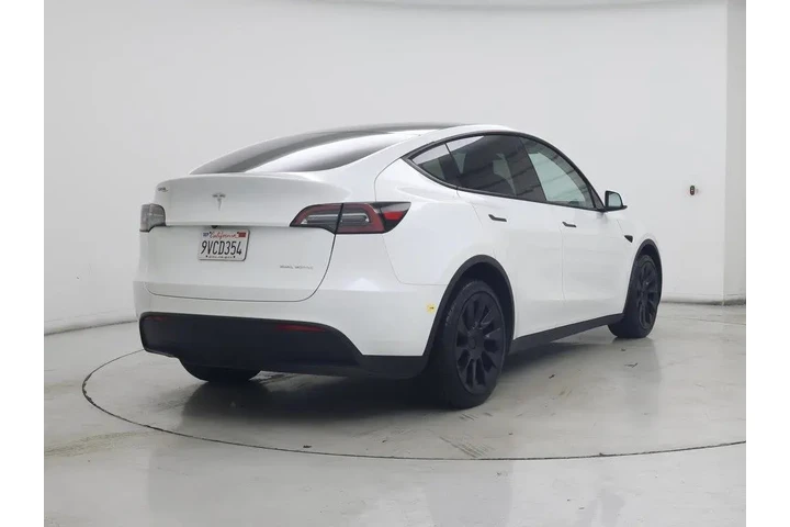 $33998 : Tesla Model Y 2023 AWD Long image 8