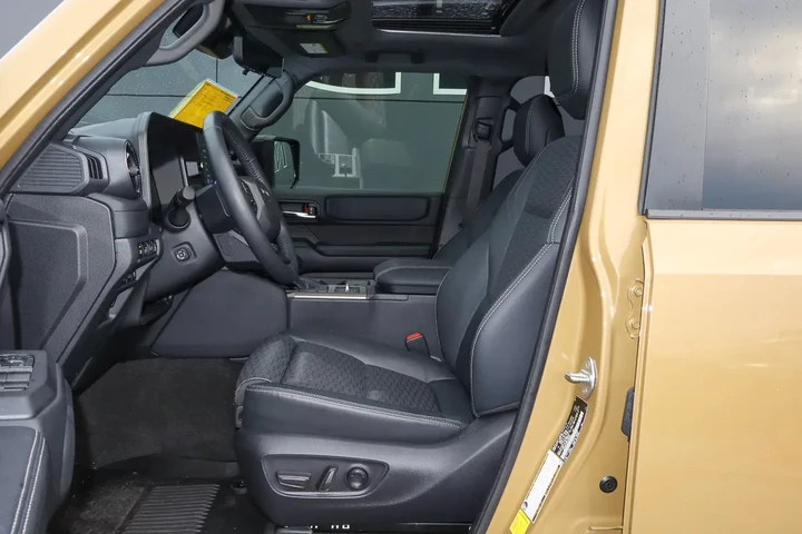 $79988 : 2024 Land Cruiser image 7
