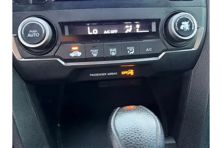 $17500 : Honda Civic 2019 LX 2dr Coup image 10