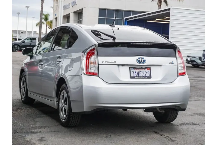 $9981 : Toyota Prius 2013 Four 4dr H image 6