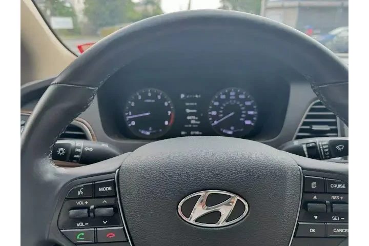 2017 HYUNDAI SONATA2017 HYUND image 8