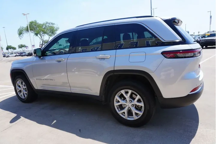 $33225 : Jeep Grand Cherokee 2024 4x2 image 4