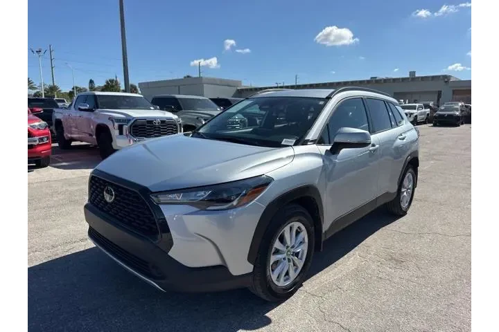 $23888 : Toyota Corolla Cross 2024 LE image 7