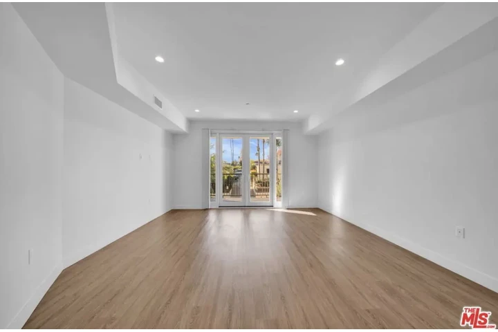 $1650 : Peaceful home image 5