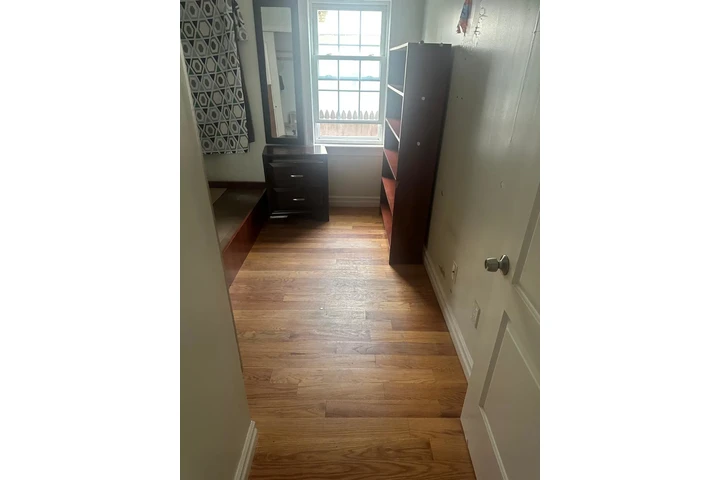 $950 : Rento bonito cuarto image 1