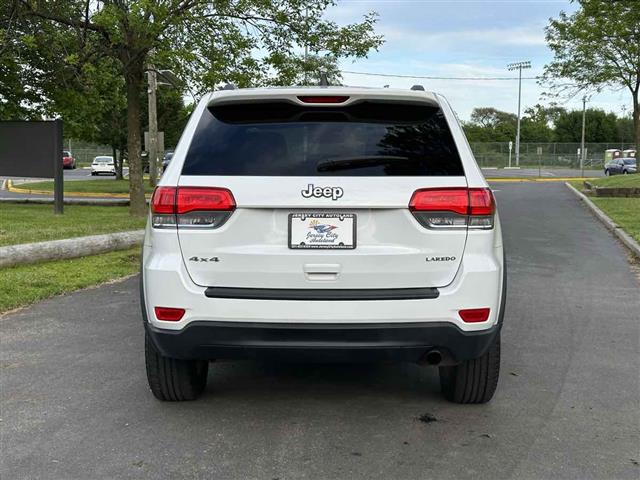 2015 Grand Cherokee Laredo image 6