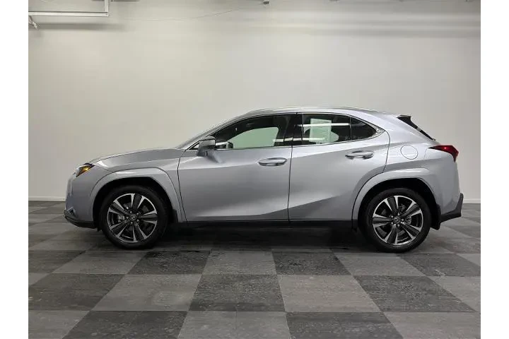 $40000 : Lexus UX 300h 2025 AWD 4dr C image 4