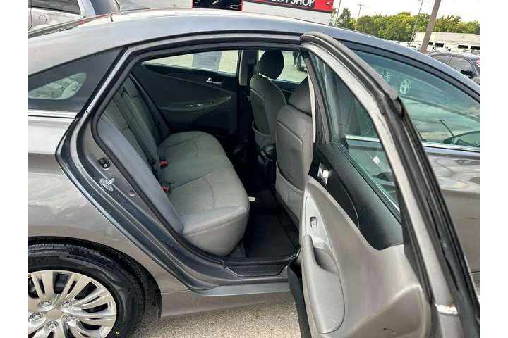 $4980 : 2011 Sonata 4dr Sdn 2.4L Auto image 10