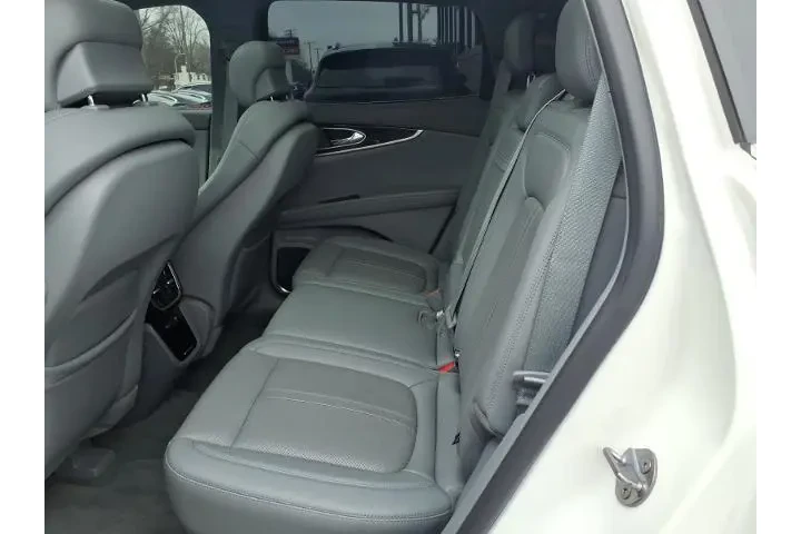 $39995 : Lincoln Nautilus 2023 AWD Re image 9