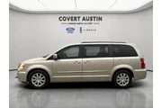 $9591 : Chrysler Town and Country 20 thumbnail