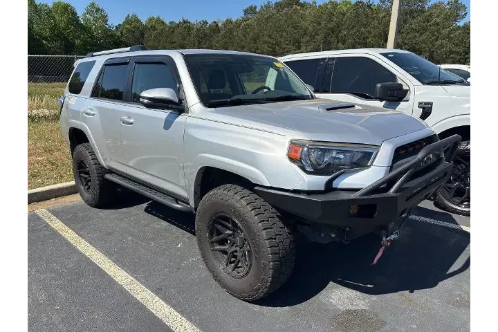 $27998 : Toyota 4Runner 2016 4x4 SR5 image 2