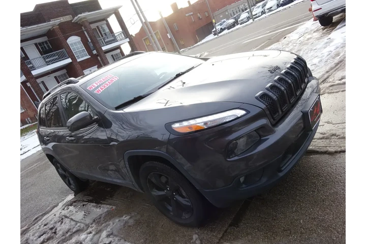 $8900 : 2015 Cherokee 4WD 4dr Latitud image 3