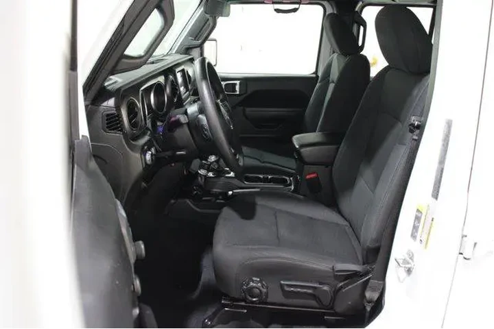 $28998 : Jeep Wrangler Unlimited 2022 image 3