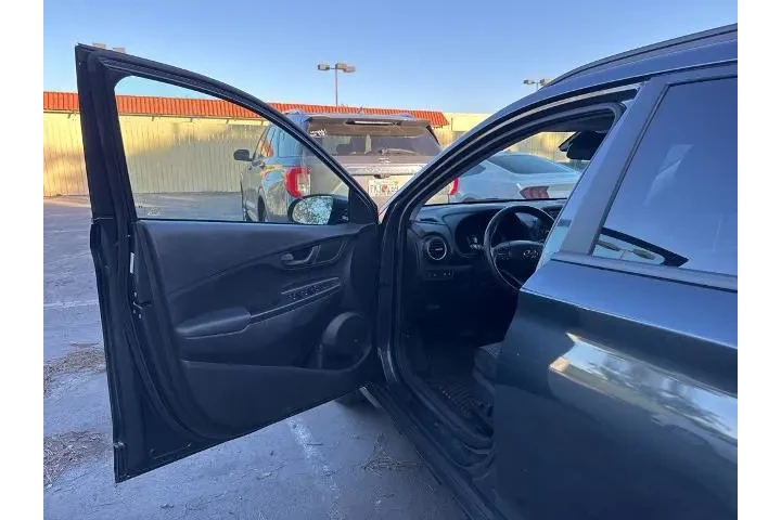 $10373 : Hyundai KONA 2018 AWD SEL 4d image 7