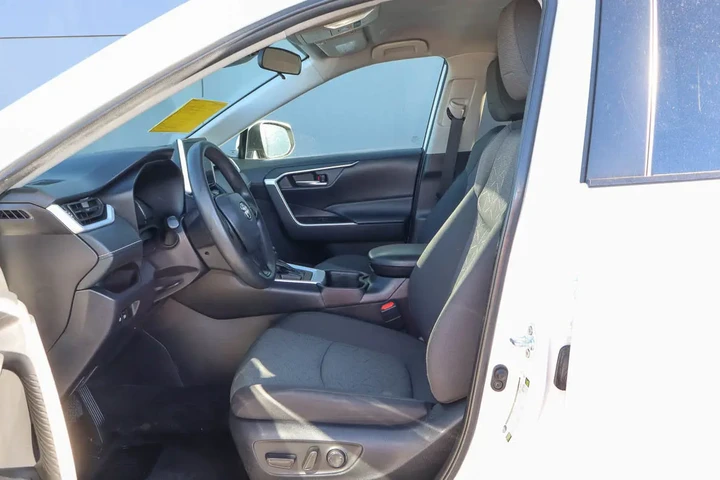 $29387 : 2024 RAV4 XLE FWD image 7