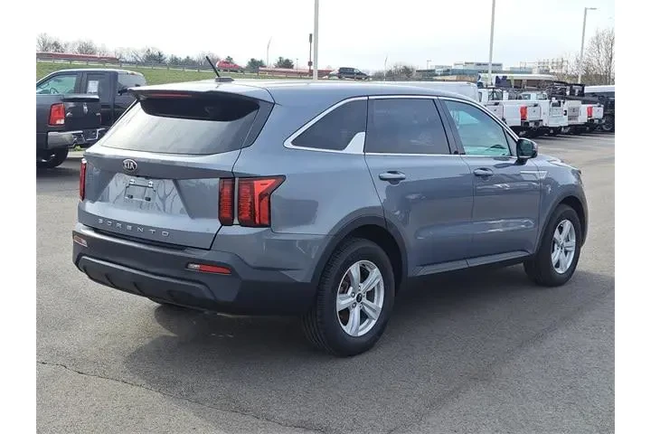 $15731 : Kia Sorento 2021 LX 4dr SUV image 5