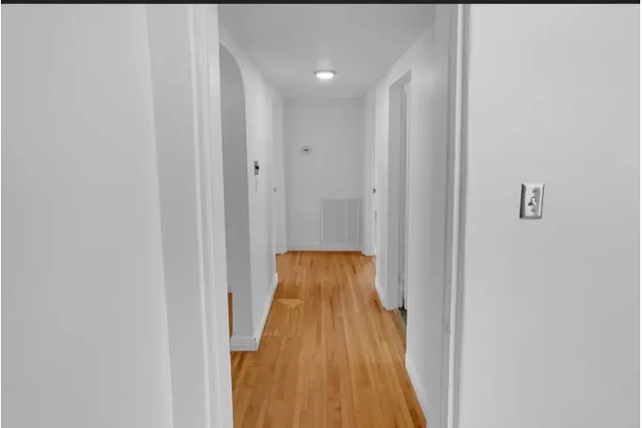 $900 : 2 bedroom 1 bathroom house ren image 4