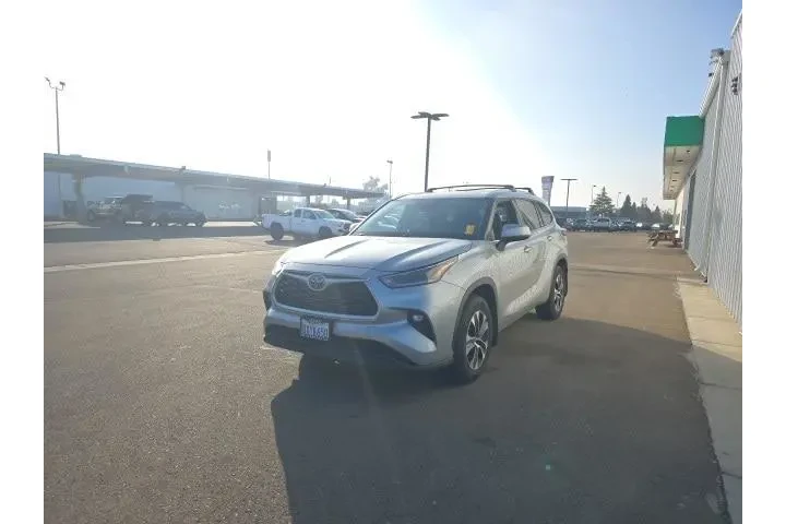 $31500 : Toyota Highlander 2021 AWD X image 3
