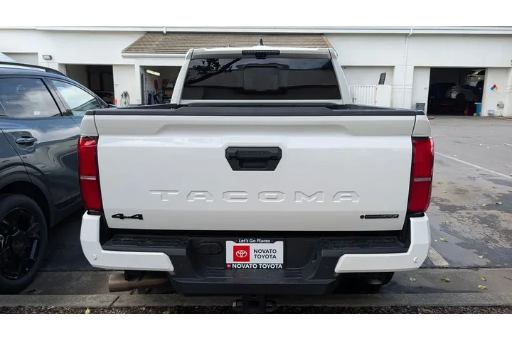 $49899 : Gold Certified 2025 Tacoma Hy image 3