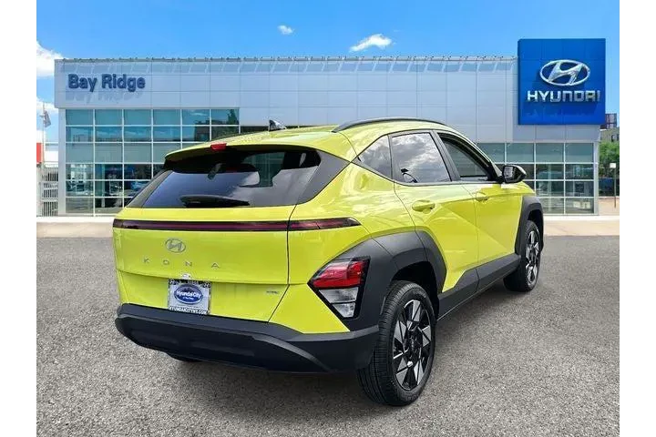 $19993 : Hyundai KONA 2024 AWD SEL 4d image 2
