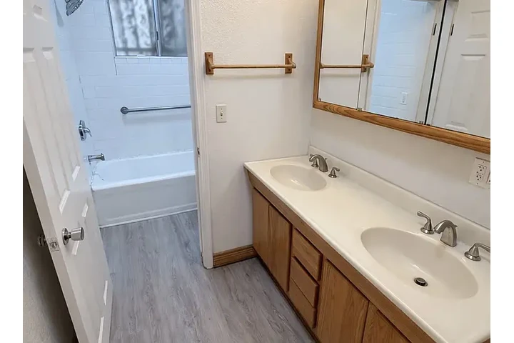 $2157 : HOUSE FOR RENT IN LOS ANGELES image 6